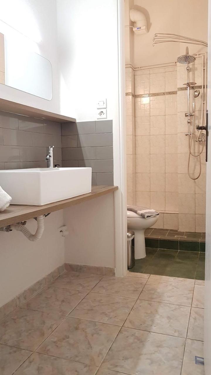 Palette Apartment Chocolate - Athens Center, 6 Bd, 3 Bath Exterior photo